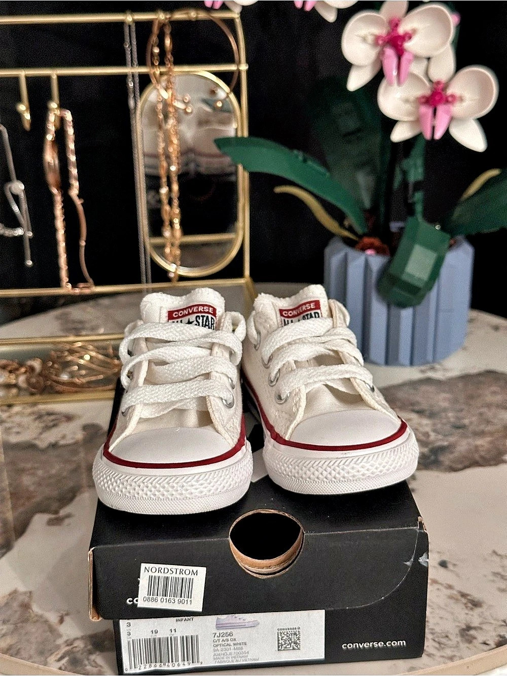 Converse Chuck Taylor All Star Infant US 3 White Like New